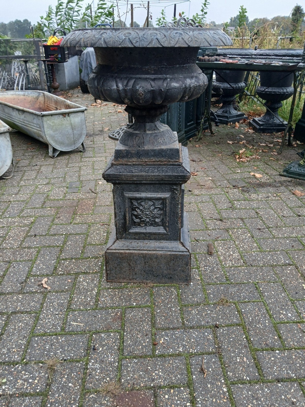 gietijzeren tuinvaas met sokkel, Tuin en Terras, Ophalen, Gebruikt