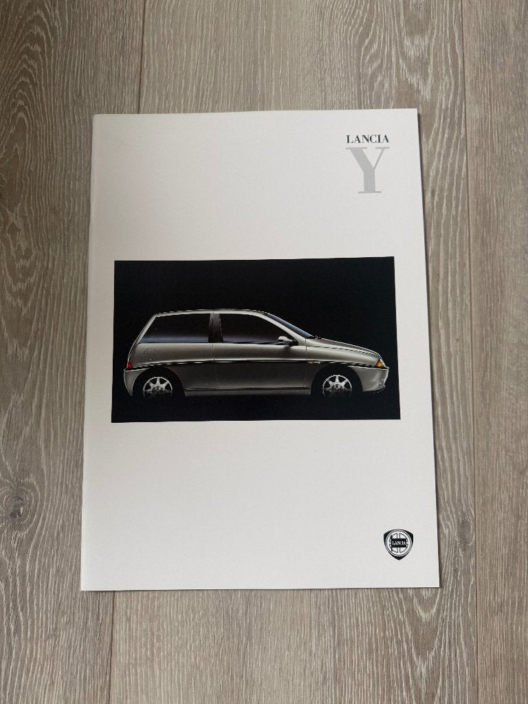 Brochure Lancia Y / 32 pagina's / Nederlands / groter dan a4, Ophalen of Verzenden, Nieuw, Overige merken