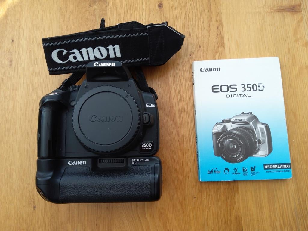 Digitale camera Canon EOS 350D en een analoge EOS100 body, Ophalen of Verzenden, Gebruikt, Canon, 8 keer of meer