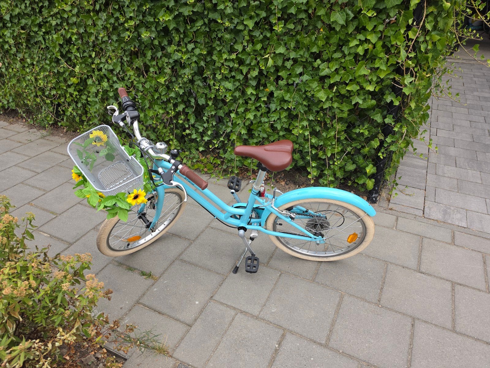 Decathlon stadsfiets meisjes 20 inch lichtblauw 1 jaar oud, Ophalen, Zo goed als nieuw, Overige typen, Btwin / Decathlon