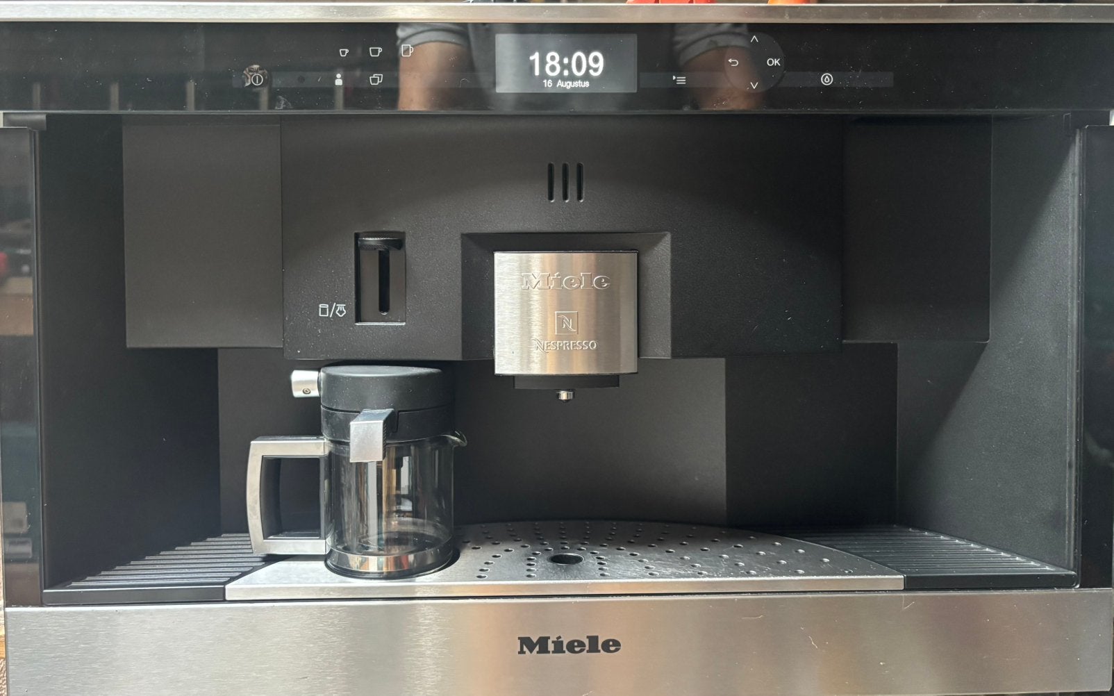 Miele Nespresso inbouw koffiemachine, Witgoed en Apparatuur, Koffiezetapparaten, Ophalen, Koffiemachine, Zo goed als nieuw, 1 kopje