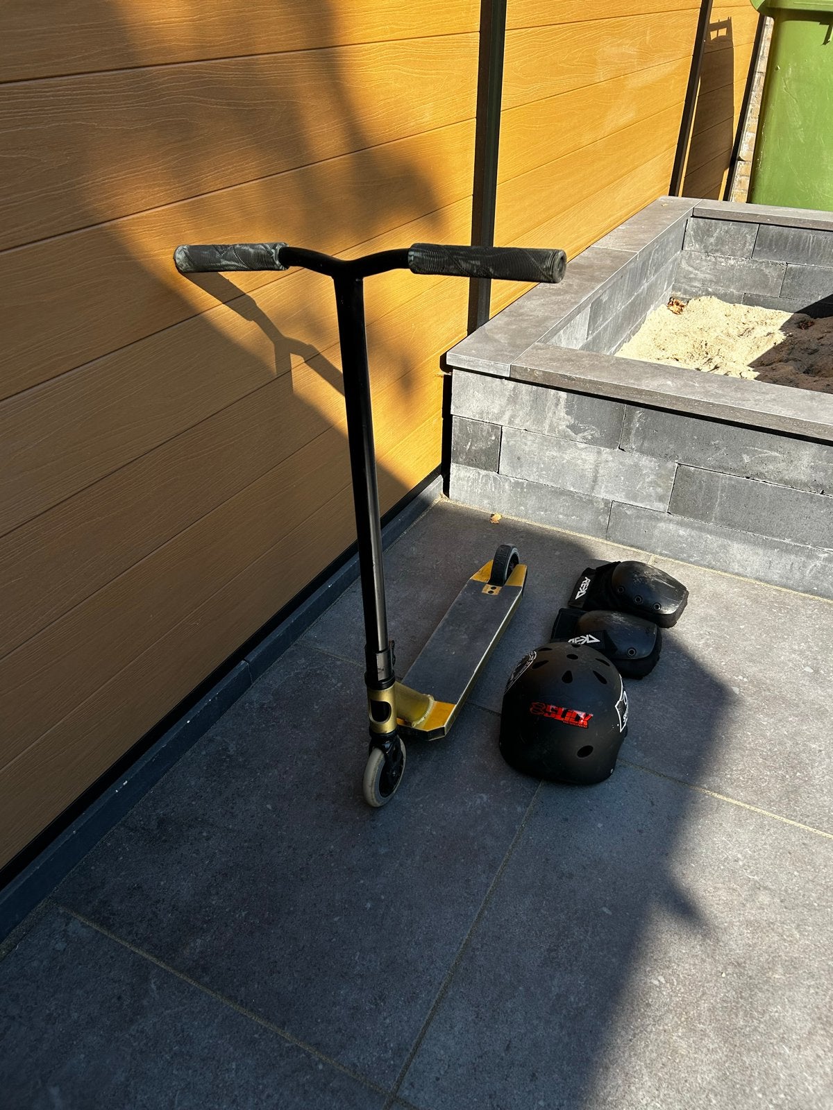 Stuntstep met bescherming (helm, knie beschermers, Ophalen, Gebruikt, Gewone step