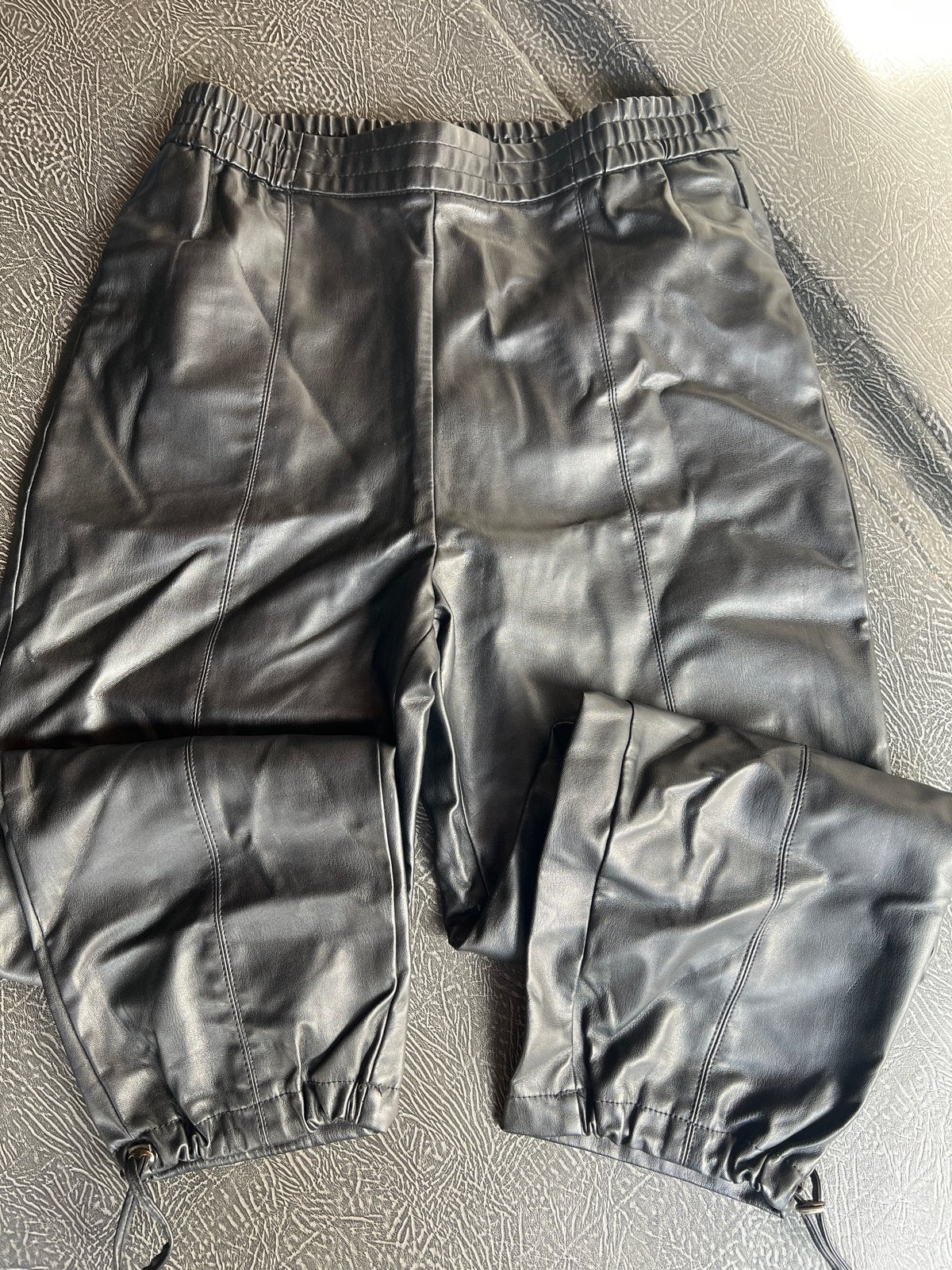 Zara Faux Leren Jogger Broek Zwart - Maat M, Maat 38/40 (M), Zwart, Ophalen of Verzenden, Zo goed als nieuw