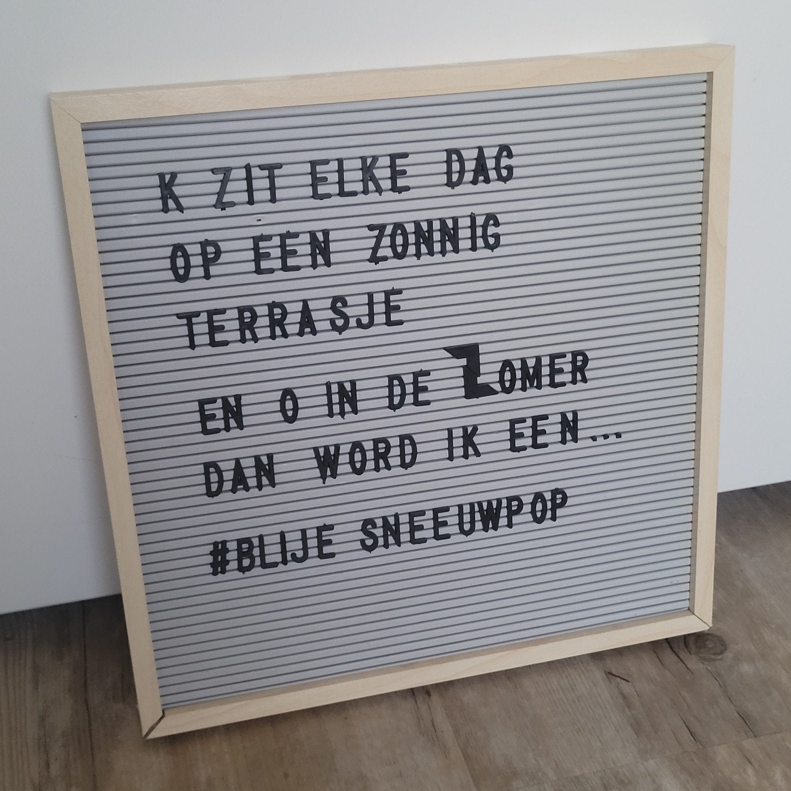 Ophalen - Letterbord met extra letters, ca 35x35 cm, Ophalen, Gebruikt