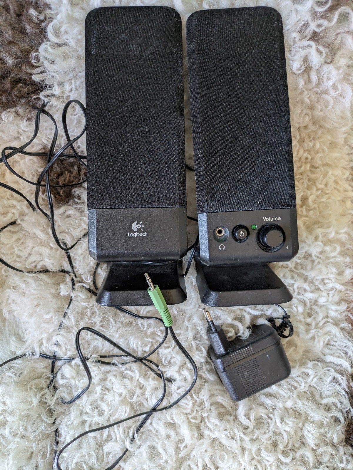Logitech R-10 Speakers (S-0152B1), Audio, Tv en Foto, Ophalen of Verzenden, Gebruikt, Minder dan 60 watt, Overige merken