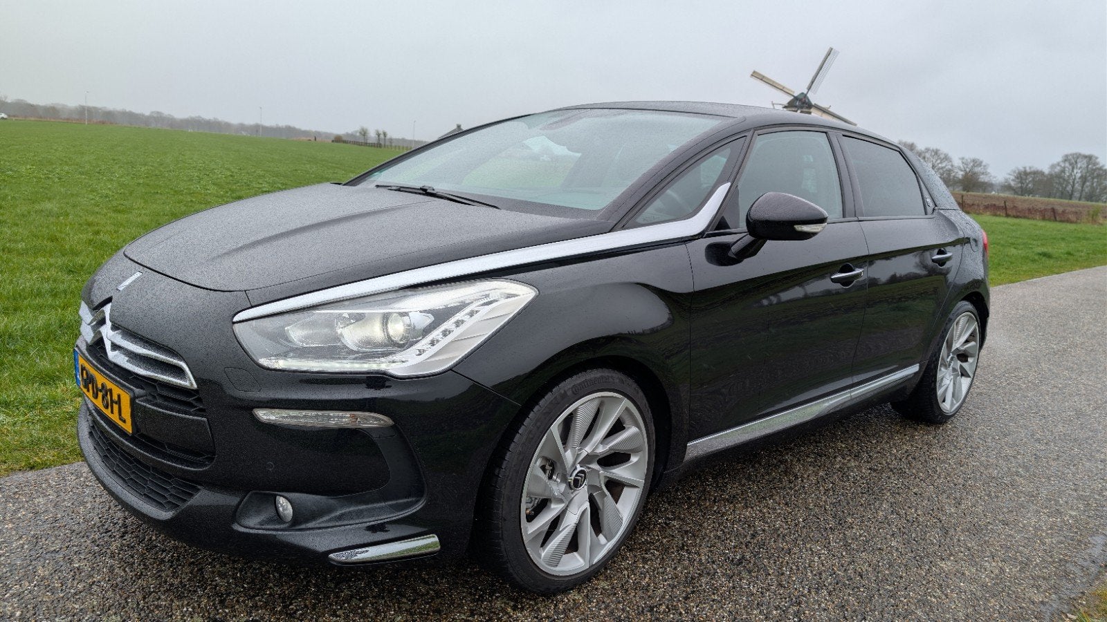 Citroën DS5 1.6T sport chic  147KW 2012 Zwart, Voorwielaandrijving, 15 km/l, 4 cilinders, Zwart