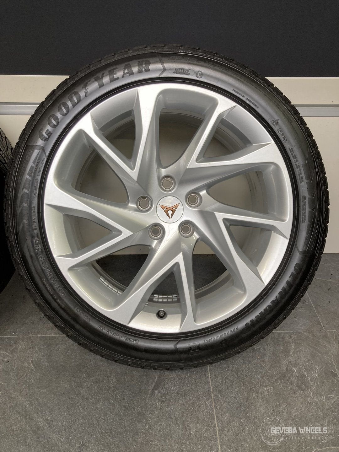 18” originele Cupra Formentor velgen + winterbanden 5x112, 18 inch, -, -, Banden en Velgen