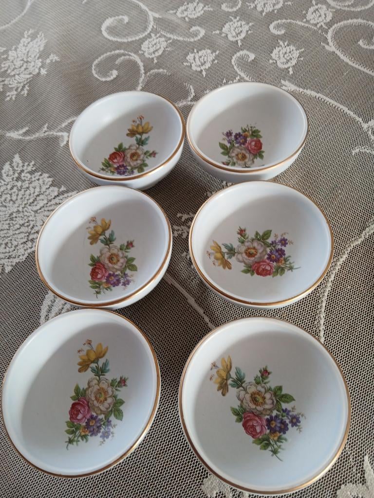6 schaaltjes Flora Gouda plateel, Ophalen of Verzenden