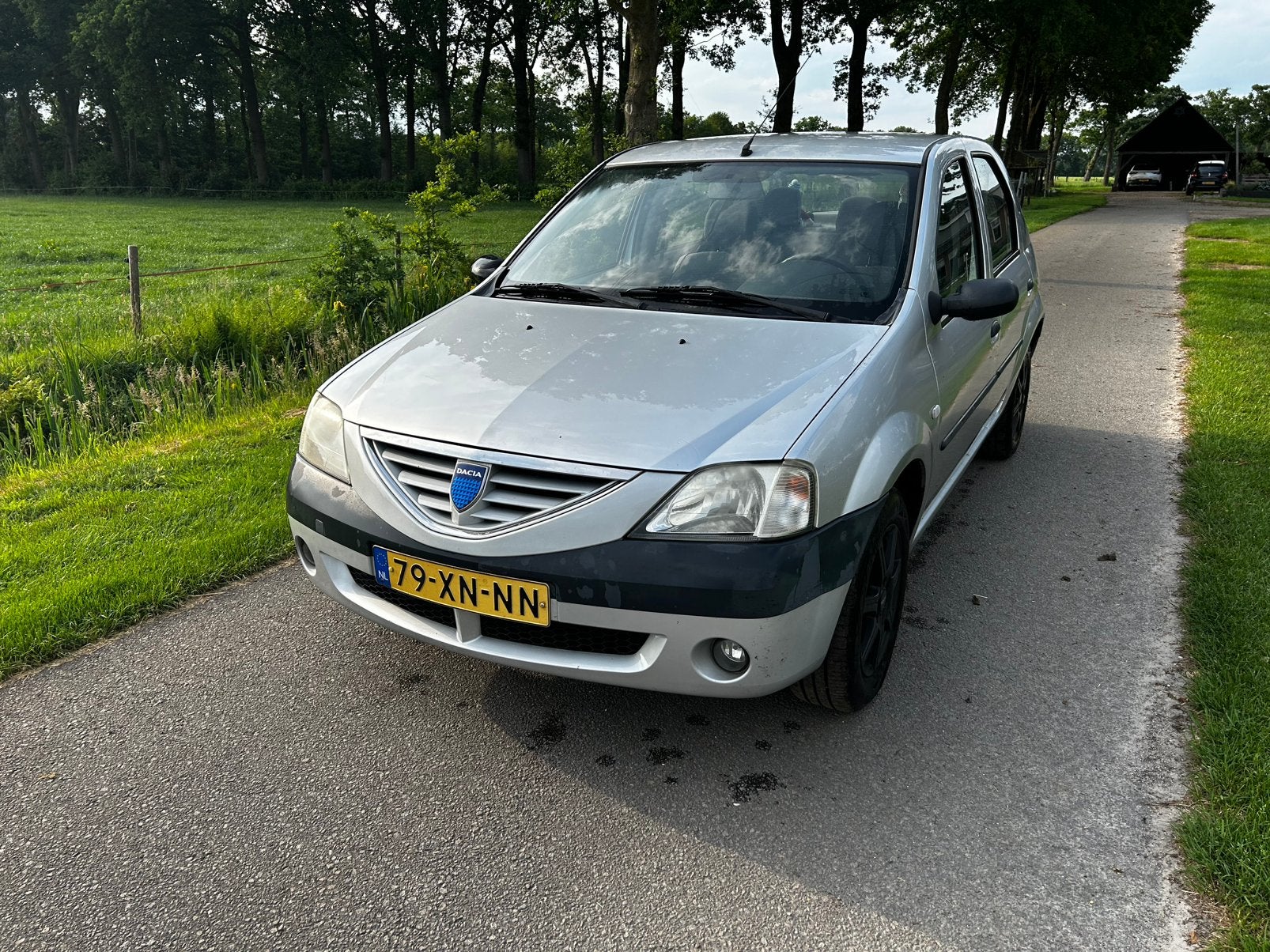 Dacia Logan 1.4 Sedan E4 2007 Grijs 11maanden APK, Voorwielaandrijving, 74 pk, 31 €/maand, Logan