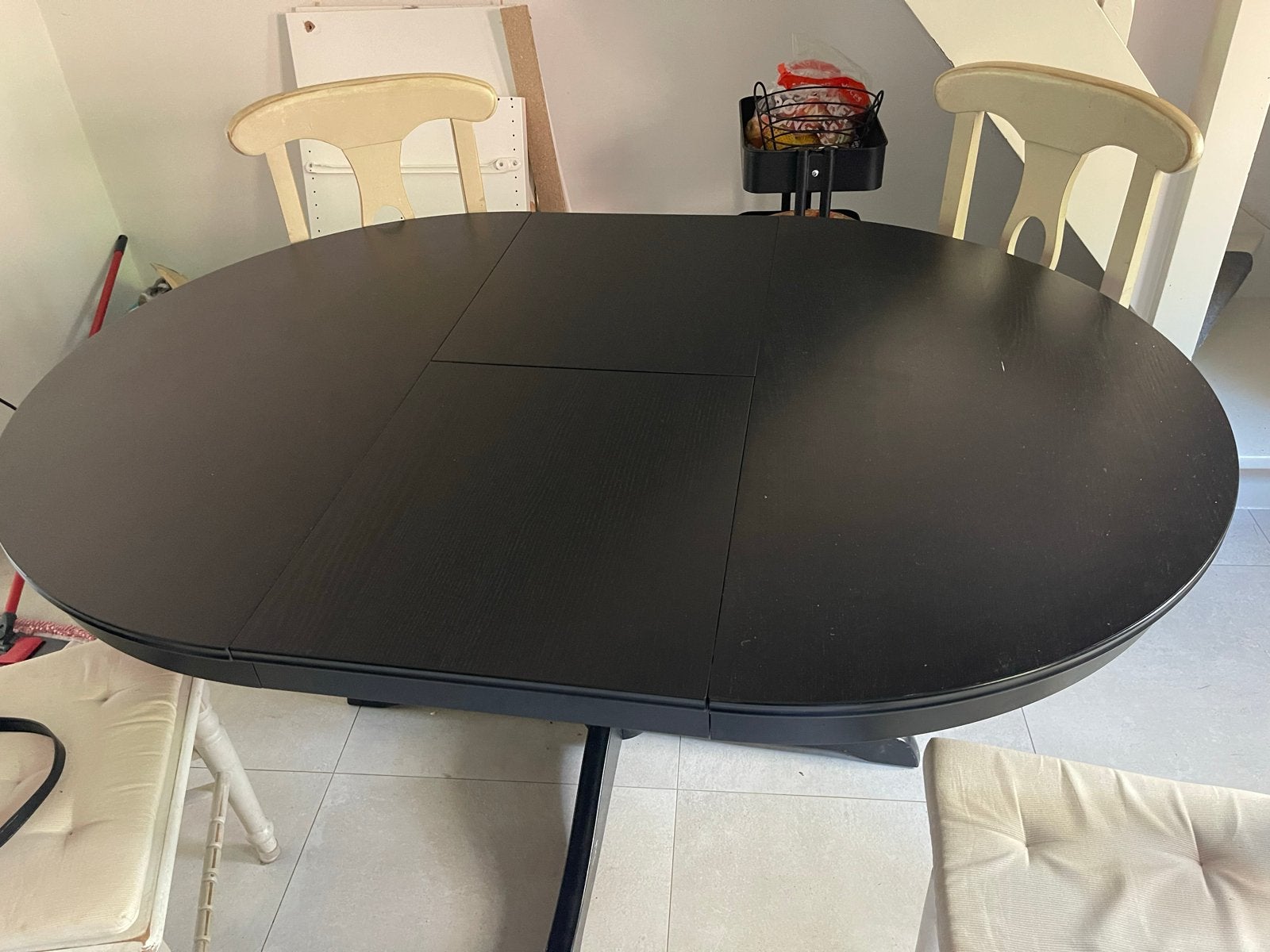 Uitschuifbare eettafel, zwart, ovaal/rond, Ophalen, Gebruikt, 100 tot 150 cm, 150 tot 200 cm