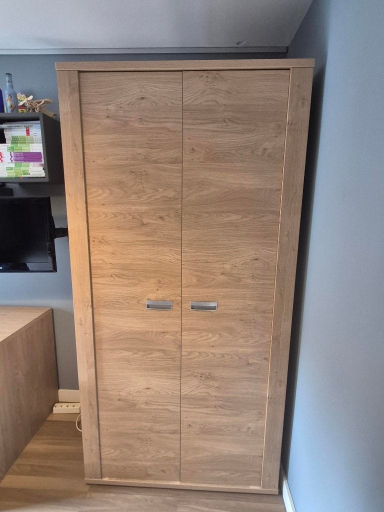 Kleerkast en nachtkastje, Ophalen, Met deur(en), Gebruikt, 200 cm of meer