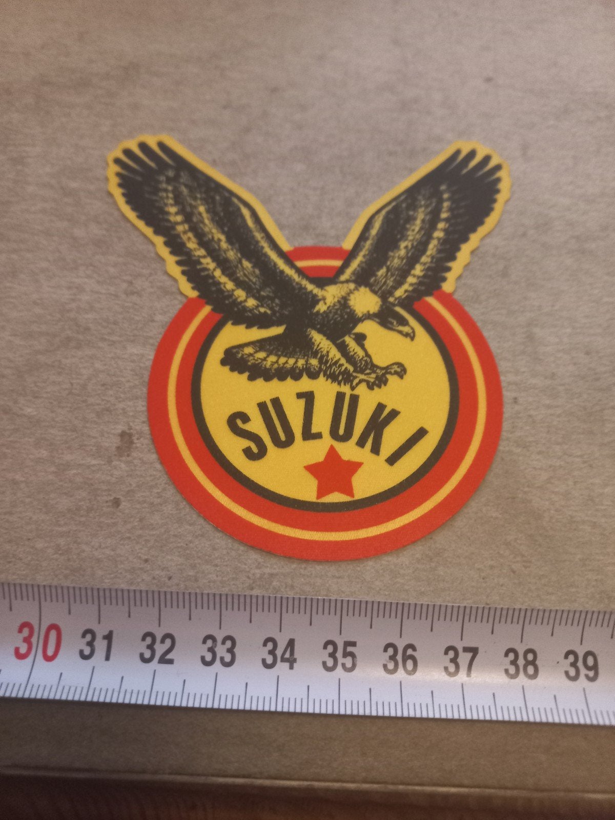 Vintage Suzuki Adelaar Sticker / Badge, Ophalen of Verzenden, Gebruikt