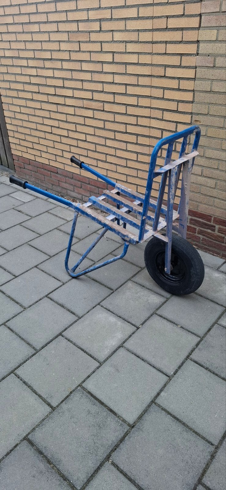 zeer nette steenkruiwagen te koop., Ophalen, Zo goed als nieuw, Handmatig, Eenwielig