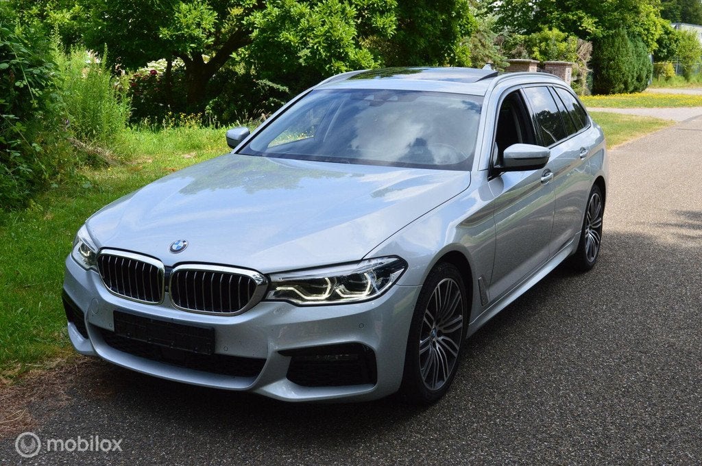 BMW 5-serie Touring 520D M-Sport / 2019 / ACC / HUD / 360c, Auto's, Achterwielaandrijving, Automatische klimaatregeling, Leder