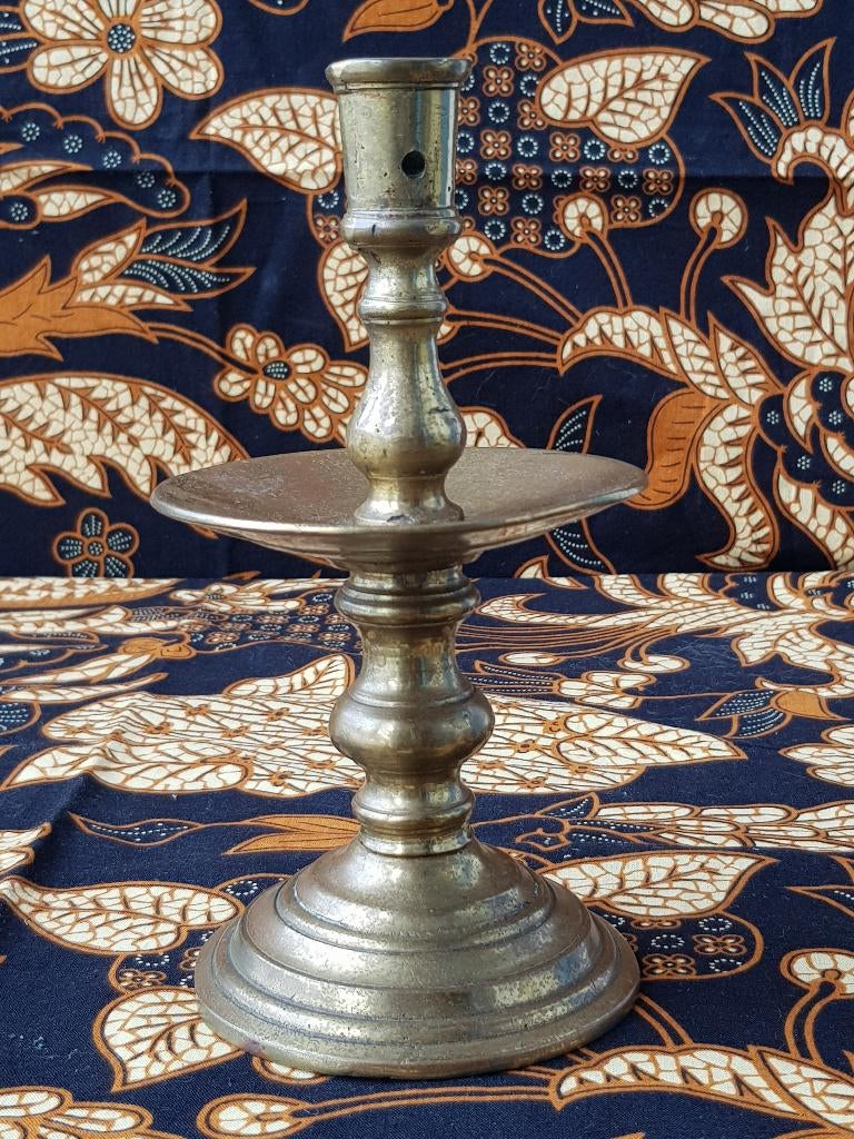 Mooie zware antieke kraag kandelaar uit Engeland 19 cm., Antiek en Kunst, Ophalen of Verzenden, Koper of Brons