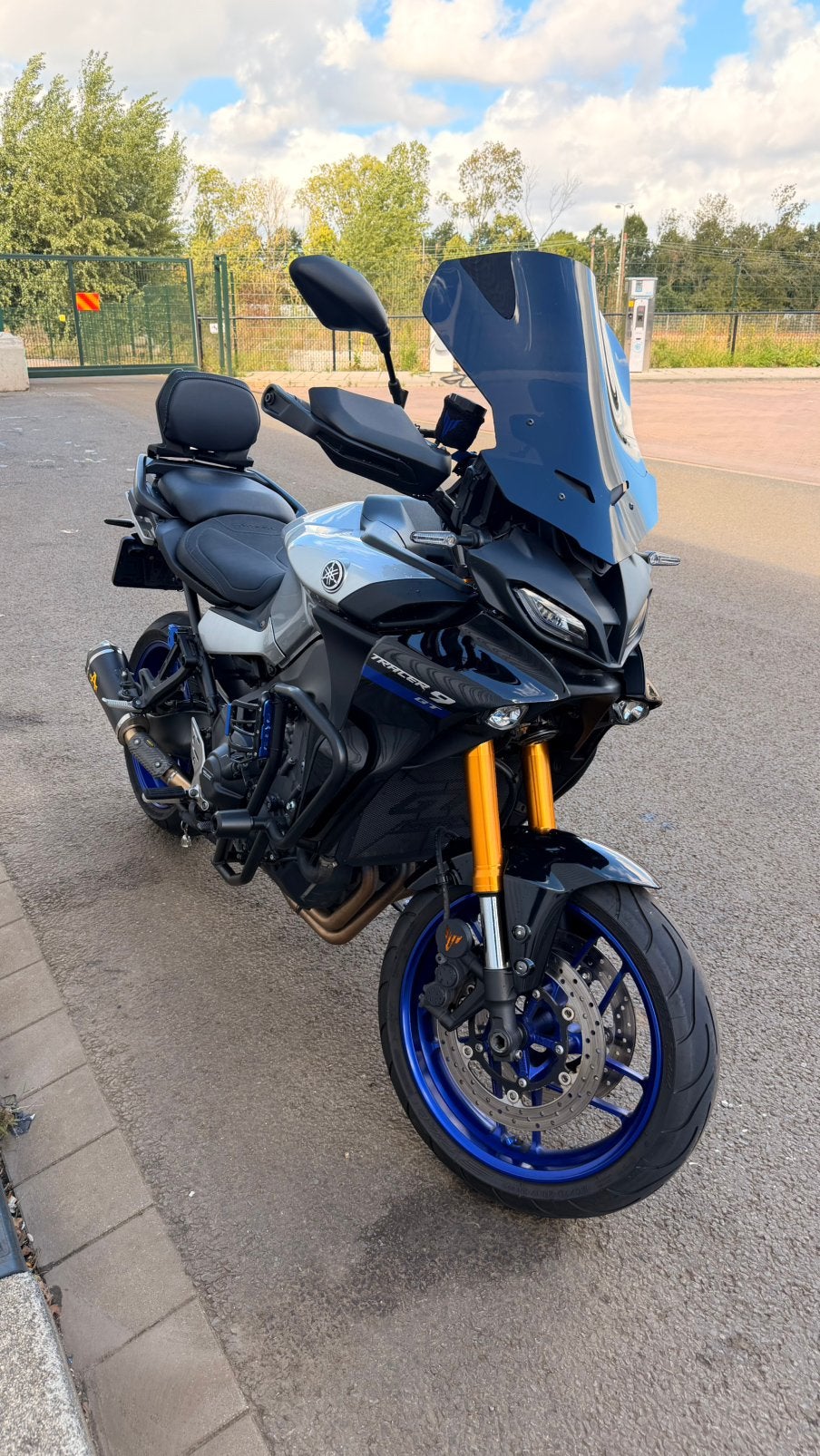 Yamaha Tracer 9 GT 2022 | 27.xxx km | Arrow Works | Extra’s, Motoren, 890 cc, Motorrijbewijs A, Handvatverwarming, Gebruikt