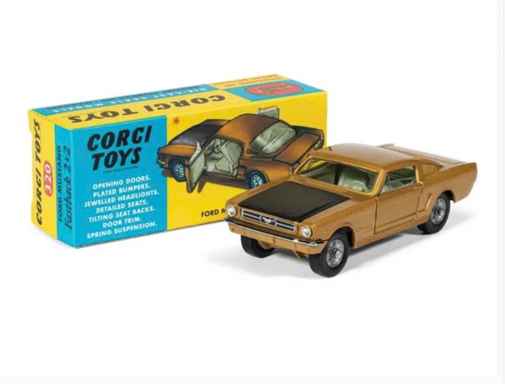 Ford Mustang Fastback 2 + 2 Goud / Zwart Corgi NEW 1/46 R320
