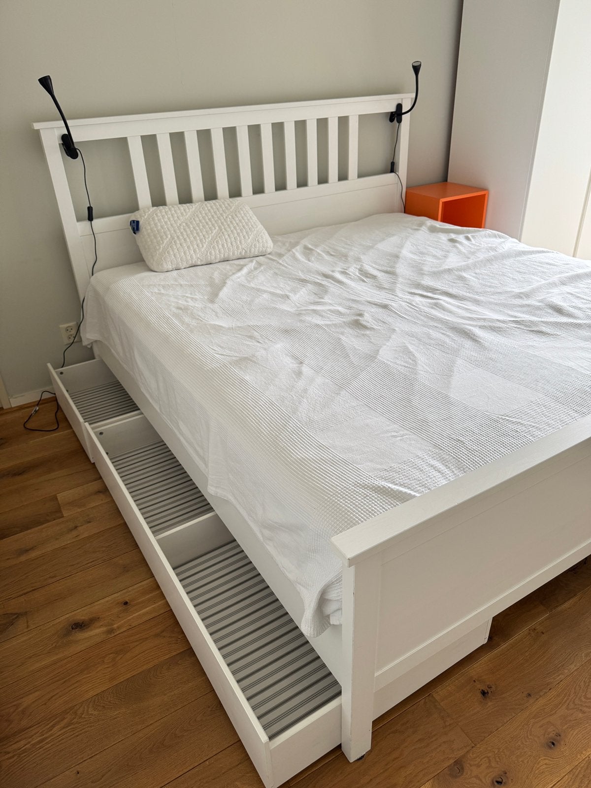 IKEA Bed met matras in uitstekende staat, Huis en Inrichting, Ophalen, Overige typen, Tweepersoons, Zo goed als nieuw