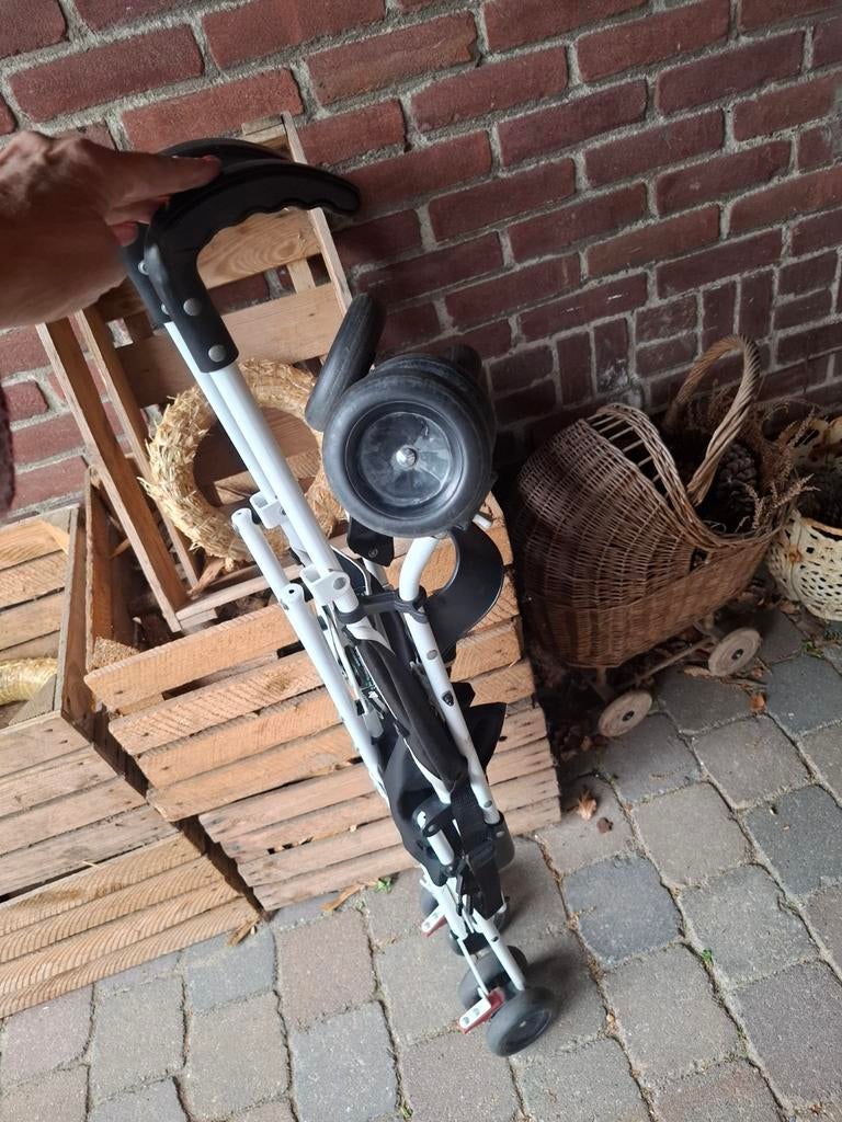 Compacte opvouwbare buggy - Ideaal voor onderweg!, Ophalen, Gebruikt, Overige merken