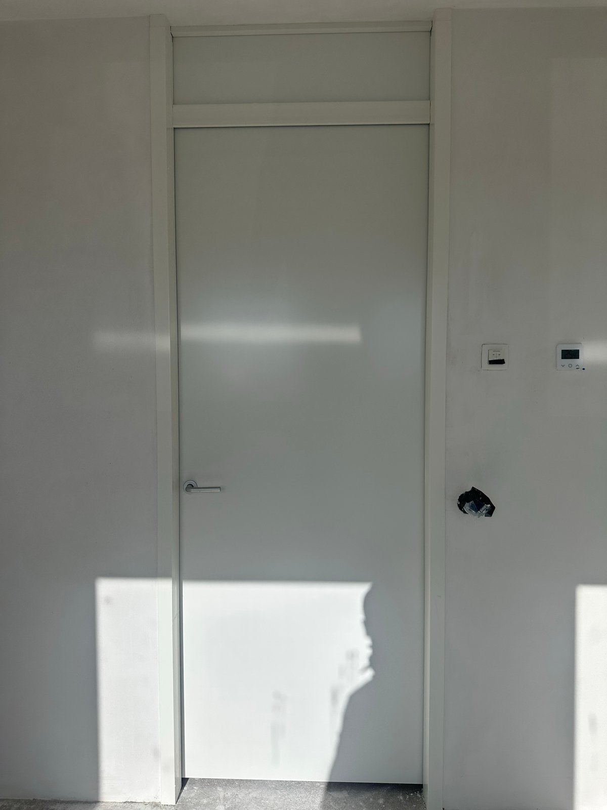 Moderne witte binnendeur met bovenlicht, Doe-het-zelf en Verbouw, Deuren en Horren, Nieuw, Binnendeur, 215 cm of meer, 80 tot 100 cm