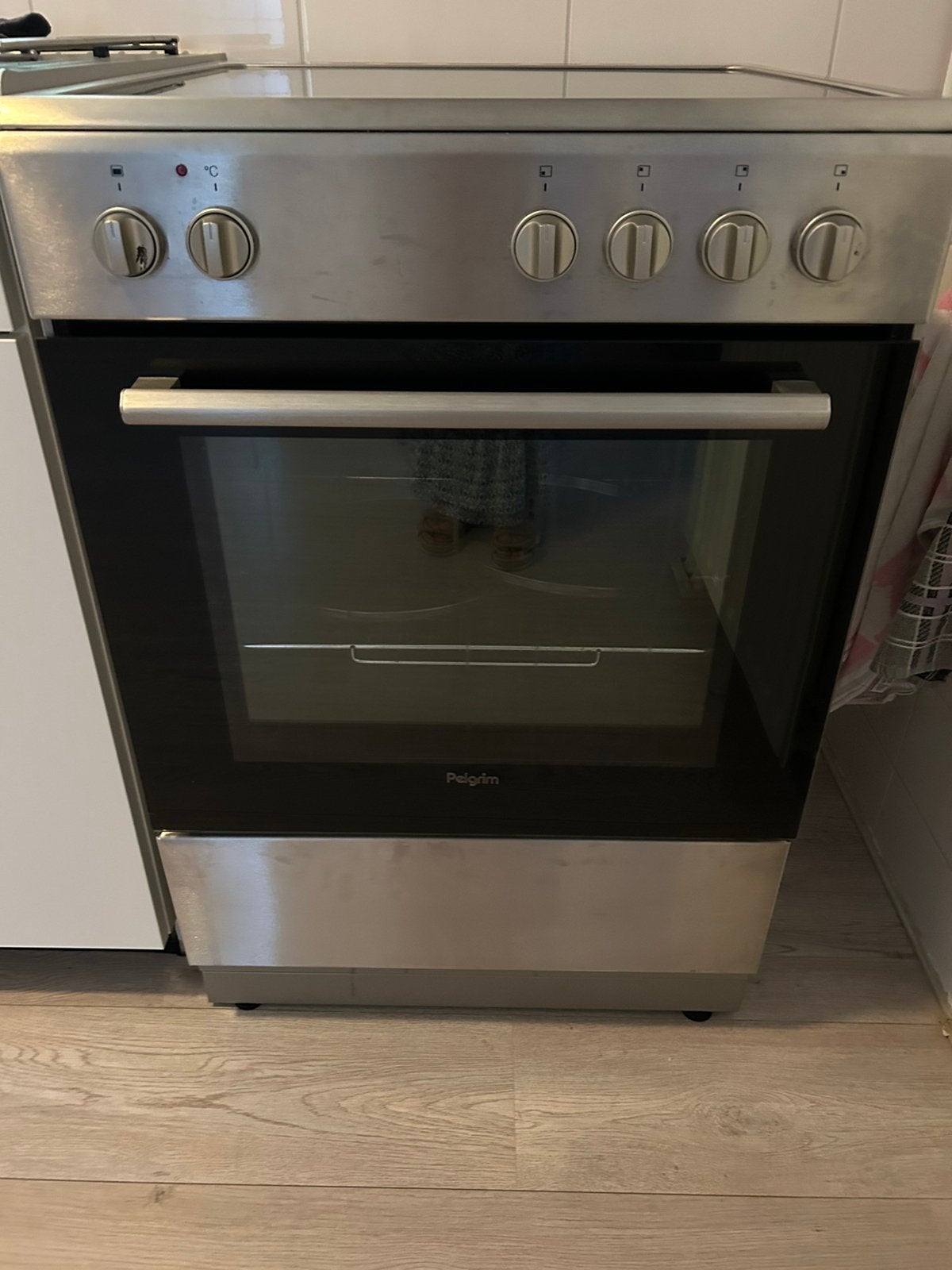 Pelgrim elektrisch fornuis met inductie kookplaat, Ophalen, 4 kookzones, Zo goed als nieuw, 85 tot 90 cm