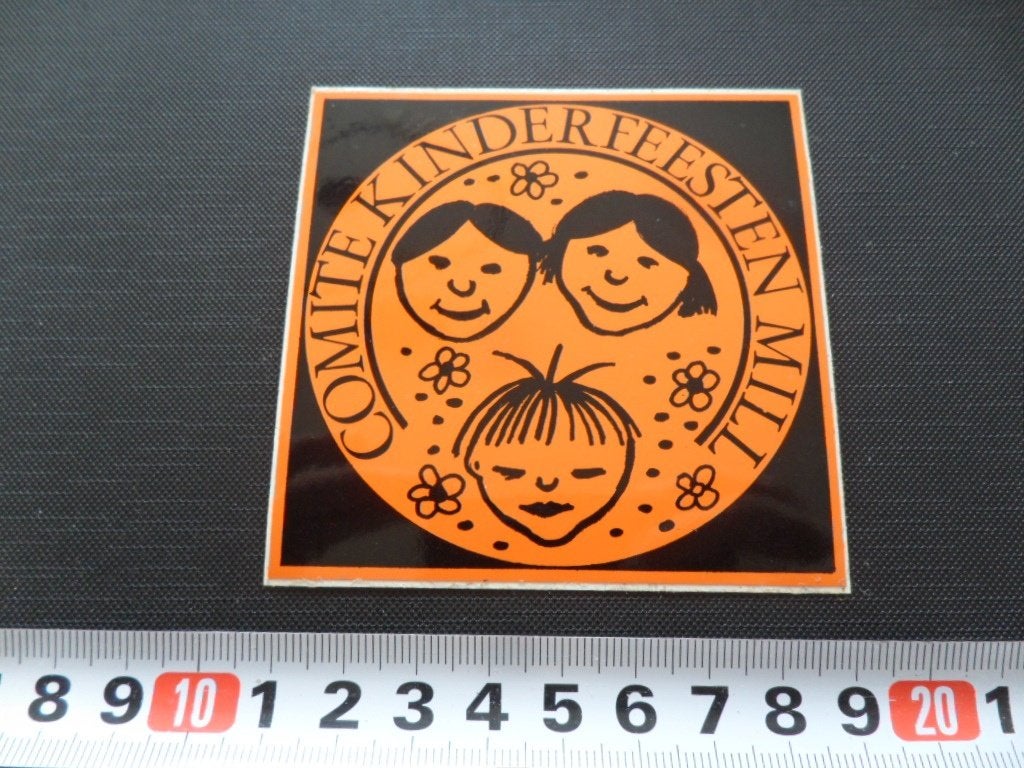 sticker comité kinderfeesten mill, Ophalen, Zo goed als nieuw