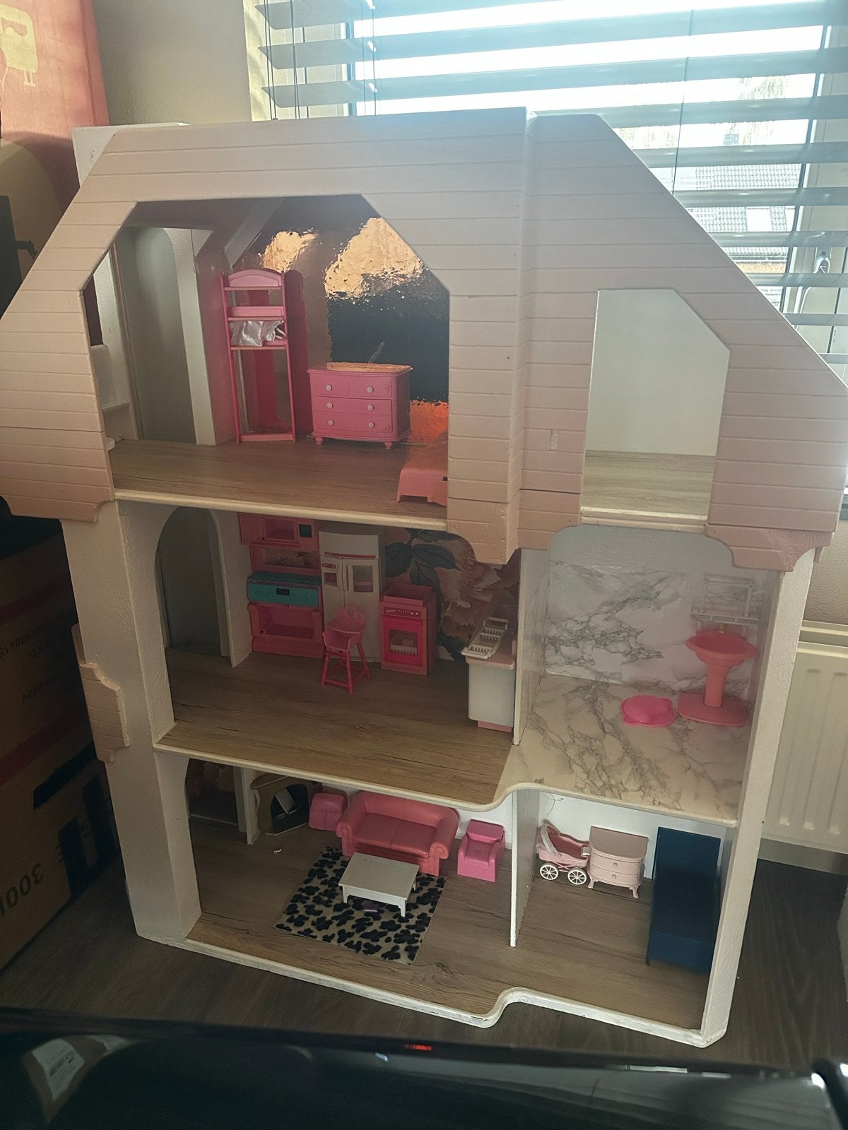 Barbiehuis met handmatige lift (zonder inrichting), Ophalen, Gebruikt, Poppenhuis