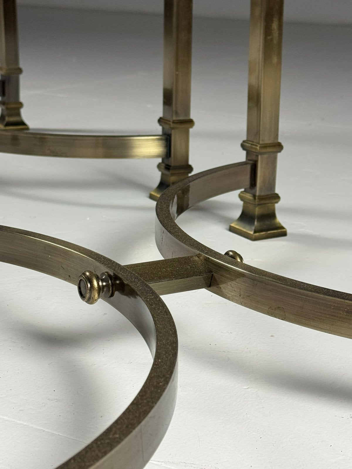 Set van 2 vintage metalen bijzettafels, Ophalen
