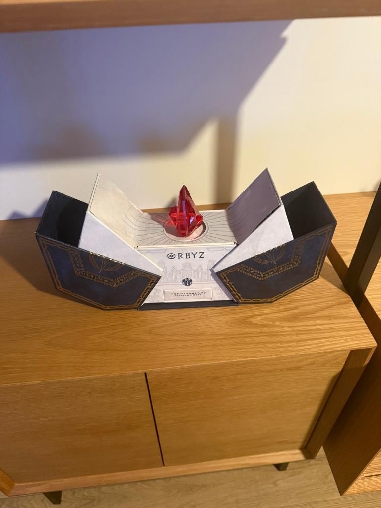 Tomorrowland box ORBYZ editie 2025 no bracelet, Tickets en Kaartjes, Evenementen en Festivals, Eén persoon