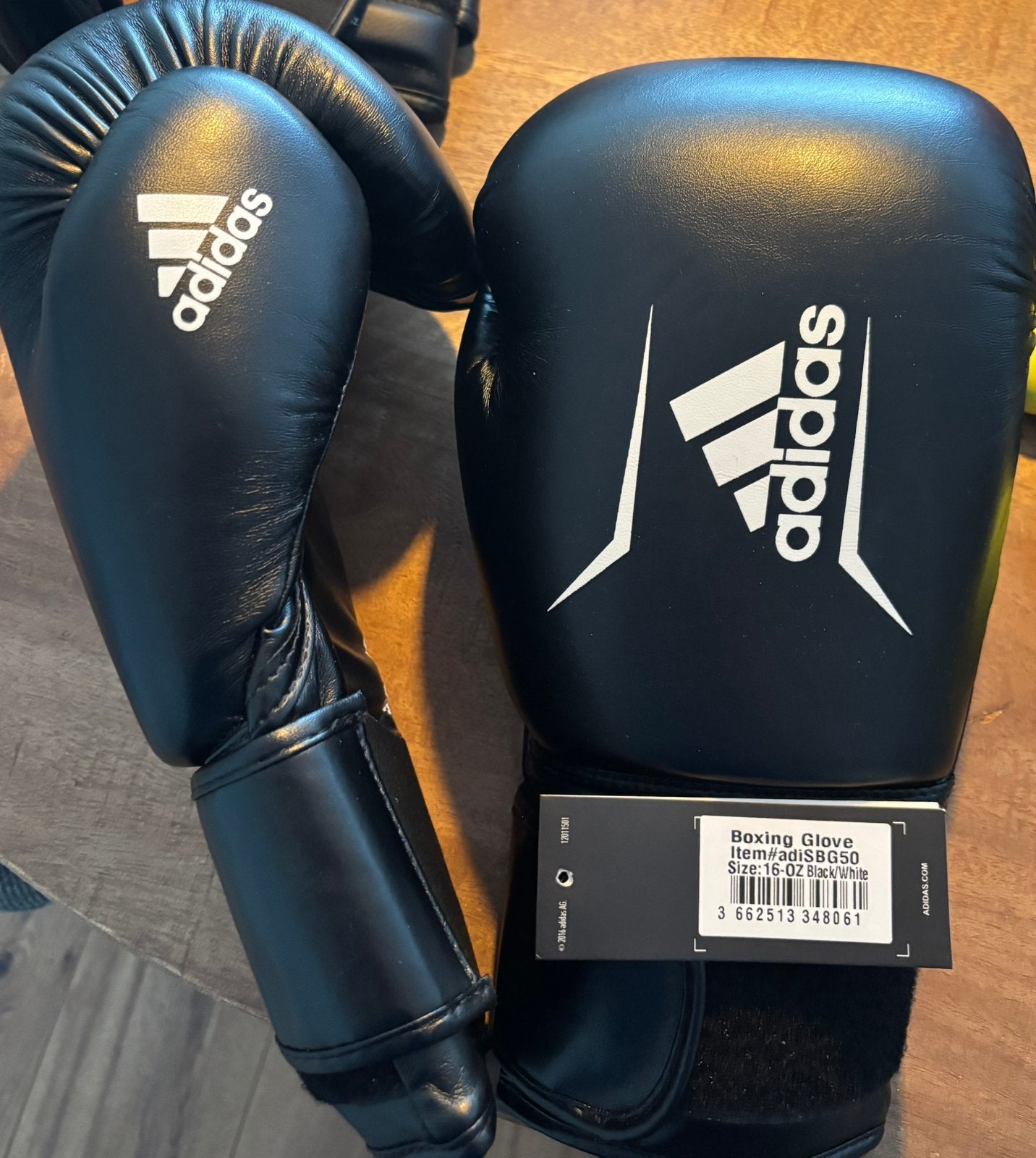 Boksenhandschoenen + bandages, Ophalen, Zo goed als nieuw, Bokshandschoenen