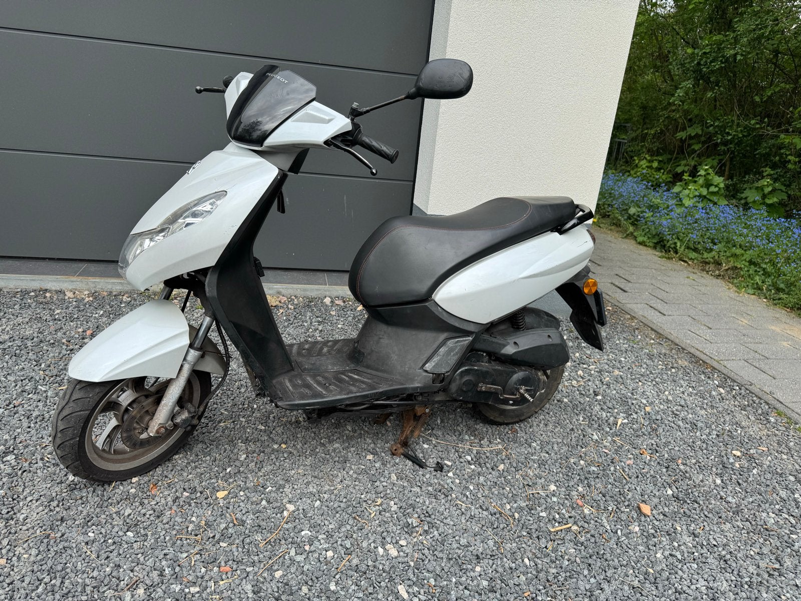 Peugeot Kisbee 4-takt scooter - opknapper, Fietsen en Brommers, Ophalen, Gebruikt, Overige modellen, Maximaal 45 km/u
