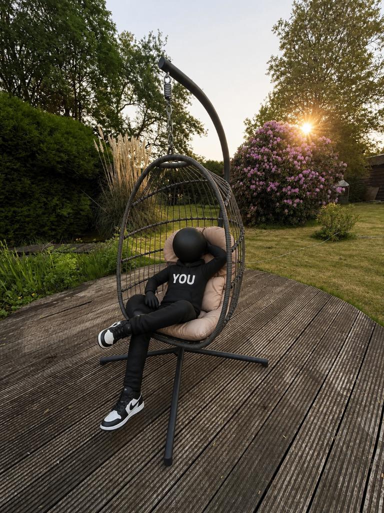 Hangstoel tuin stevig frame + kussens (opfrisbaar), Ophalen, Gebruikt