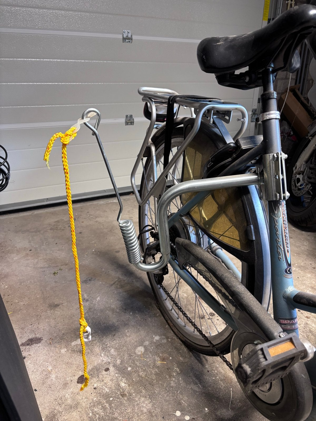 Hondenfietsbeugel om hond veilig uit te laten, Ophalen of Verzenden, Zo goed als nieuw