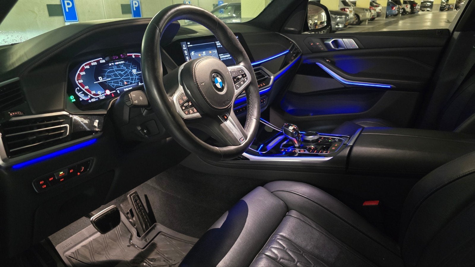 BMW X7 M50i 530pk Black 7Pers Garantie Skylounge Pano, Automaat, Dealer onderhouden, 4395 cc, 7 stoelen