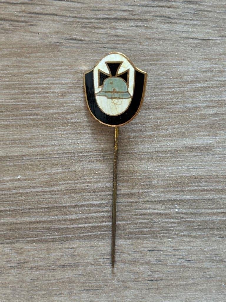 Veteranen Speldje 'Der Stahlhelm' – Zwart/Wit Emaille, Verzamelen, Verzenden, Landmacht, Duitsland, Embleem of Badge