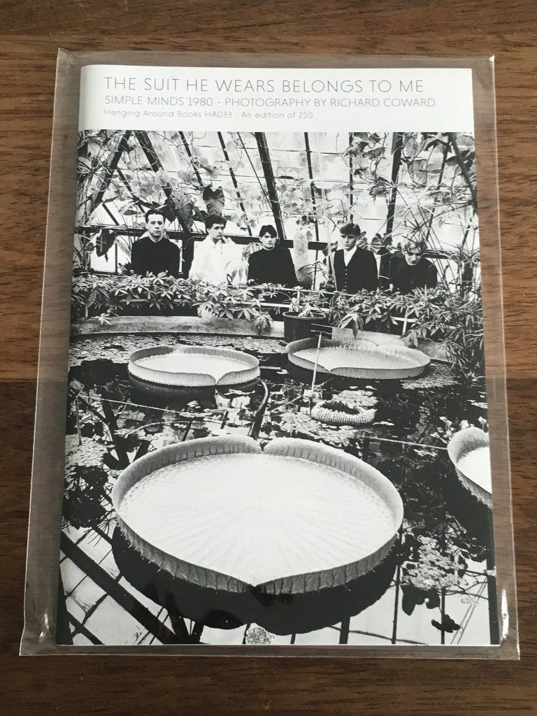 Fotoboekje Simple Minds The Suit He Wears Belongs To Me 1980, Boeken, Ophalen of Verzenden, Nieuw, Artiest