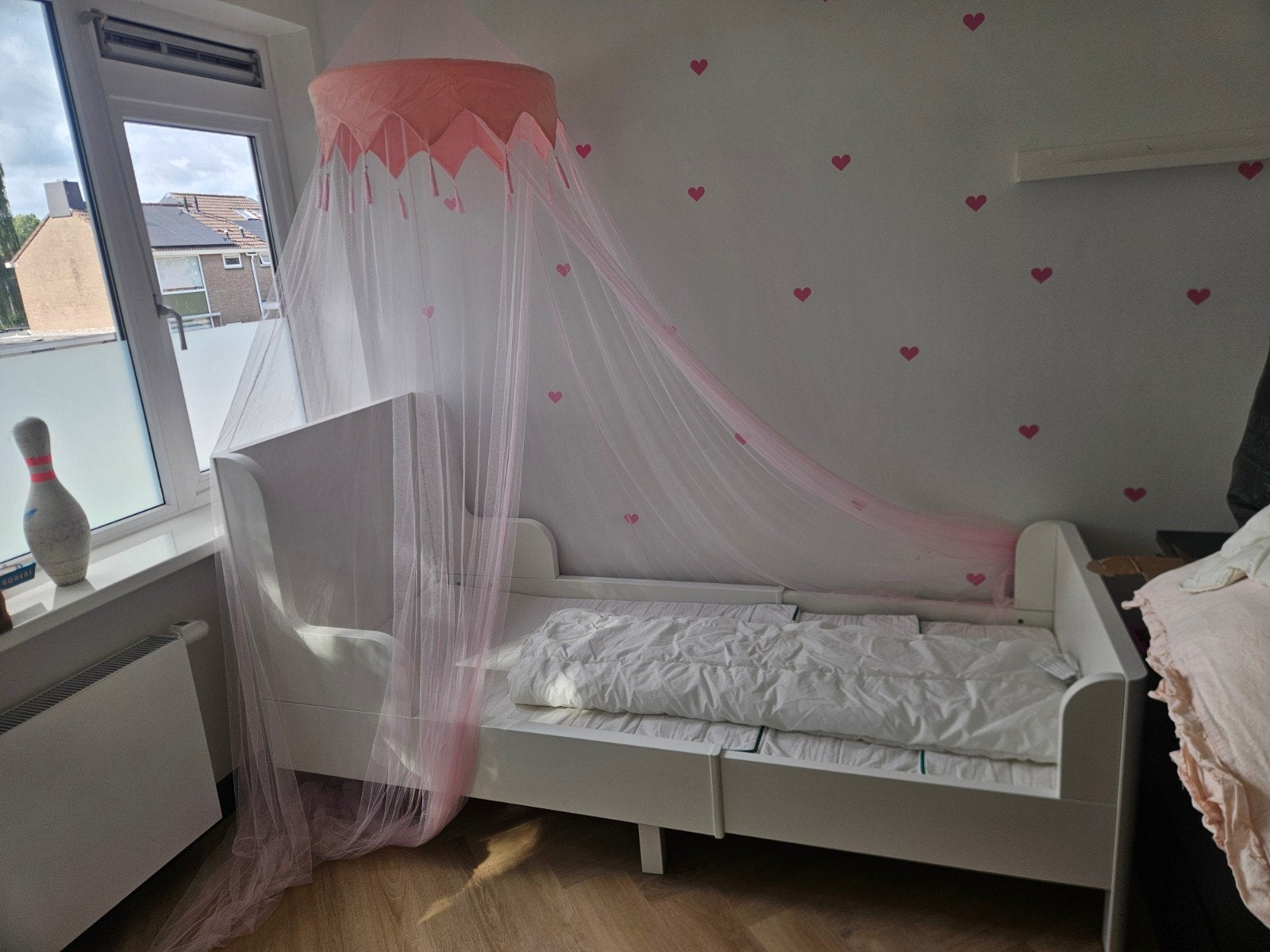 Wit kinderbed met roze klamboe en matras, Kinderen en Baby's, Gebruikt, 70 tot 85 cm, Ophalen of Verzenden, Matras