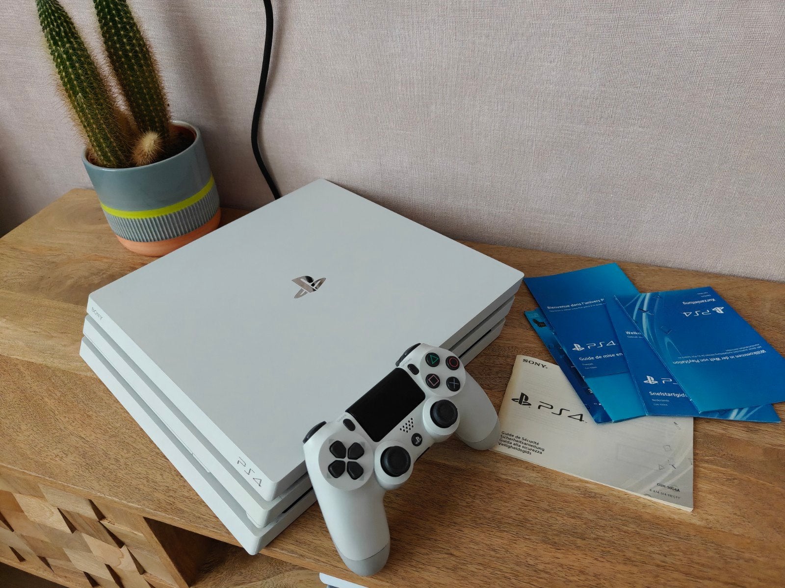 PS4 Pro 1TB FW 12.02 met onbeperkt games, Ophalen of Verzenden, Zo goed als nieuw