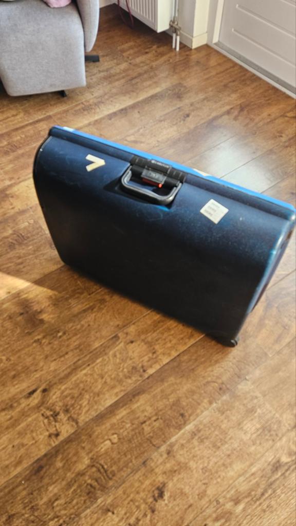 Carlton koffer gratis af te hale n, Sieraden, Tassen en Uiterlijk, Koffers, Ophalen, Gebruikt, Hard kunststof, 70 cm of meer
