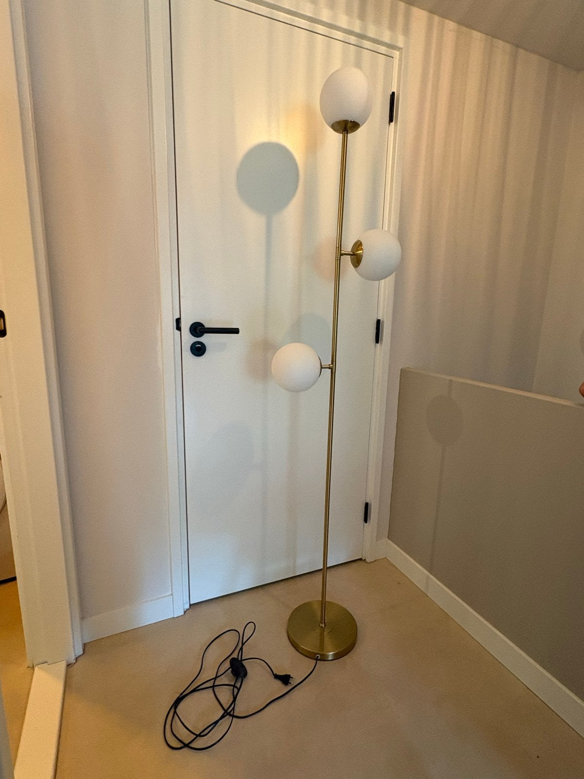 Designlamp Las Sola | bollenlamp | staande lamp | vloerlamp, Huis en Inrichting, Lampen | Vloerlampen, Ophalen, Zo goed als nieuw