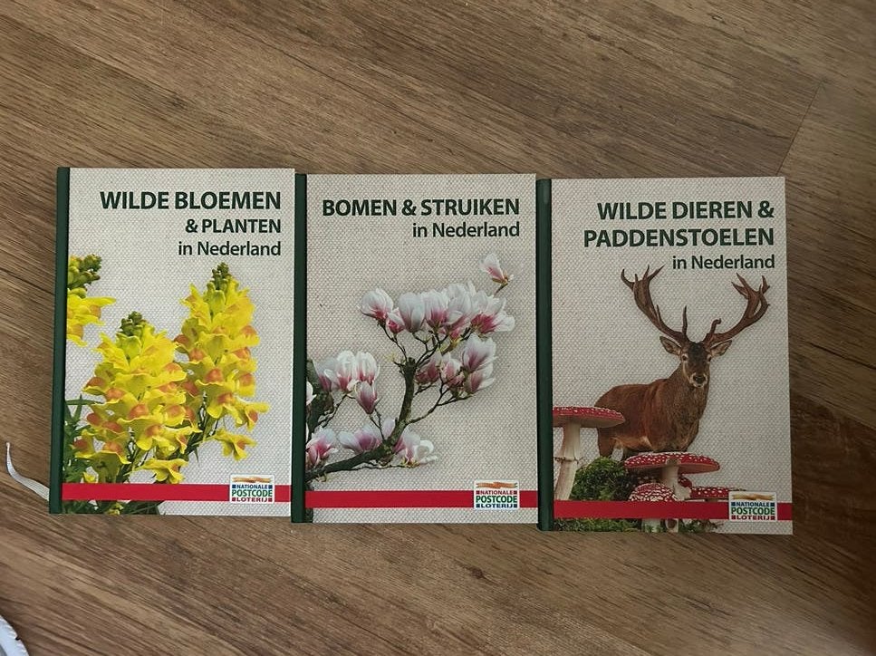 3 Postcode loterij natuur boeken, Ophalen of Verzenden, Zo goed als nieuw, Natuur algemeen