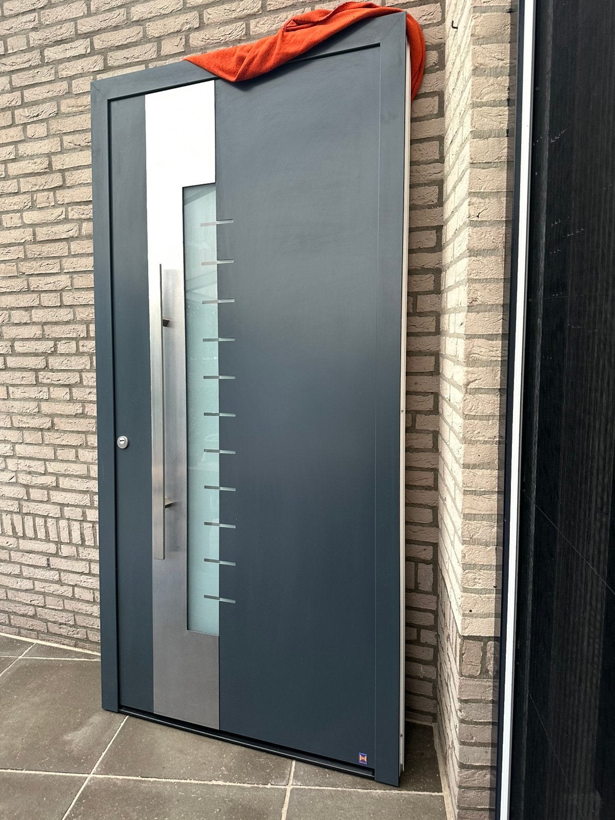 Hörmann thermo voordeur met kozijn, Ophalen, Zo goed als nieuw, Buitendeur, 200 tot 215 cm