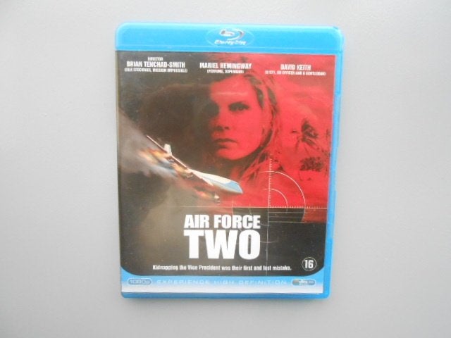 Air Force Two, Ophalen, Zo goed als nieuw, Actie