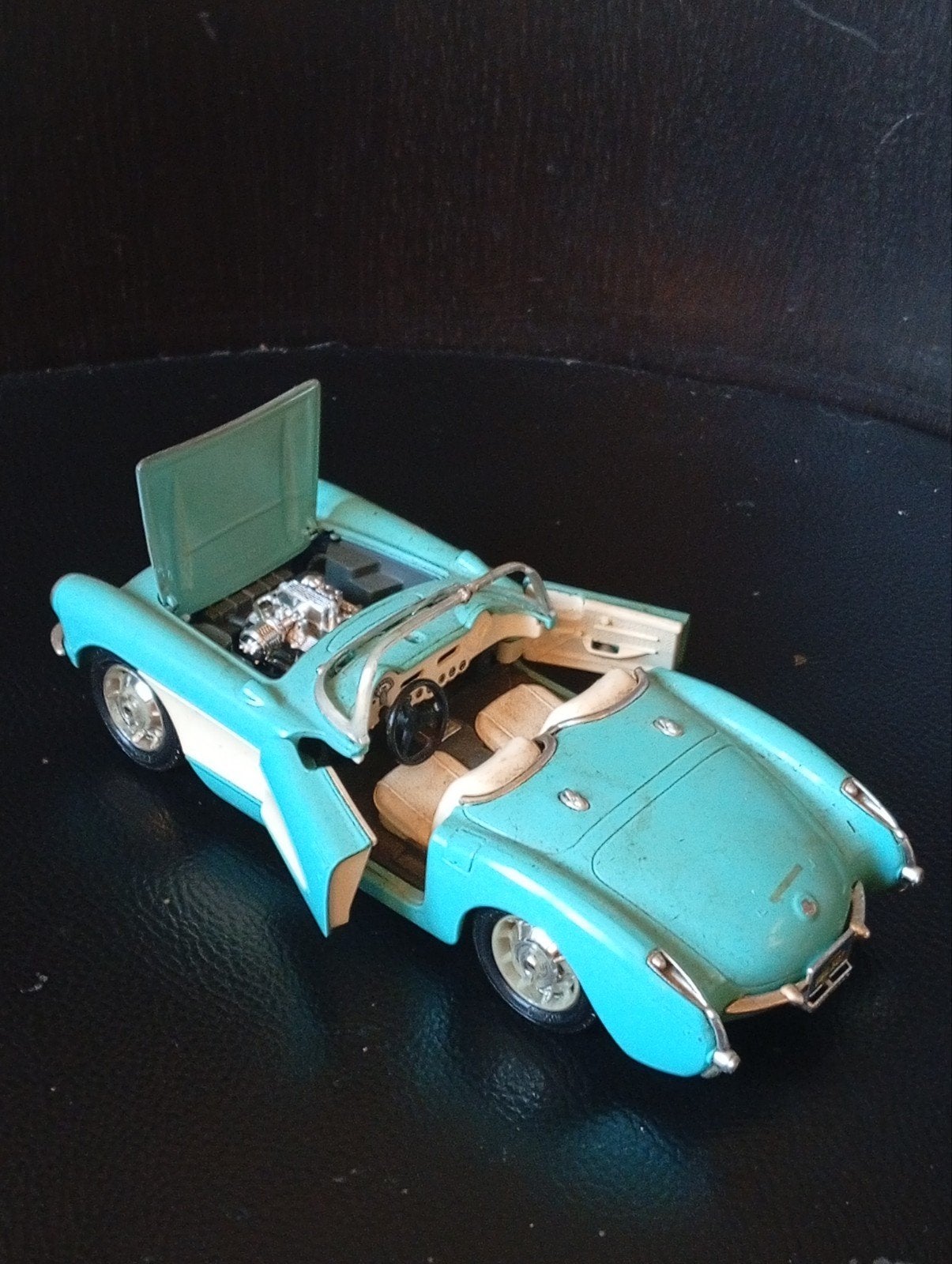 Burago Chevrolet Corvette 1957 schaalmodel 1:24, Ophalen of Verzenden