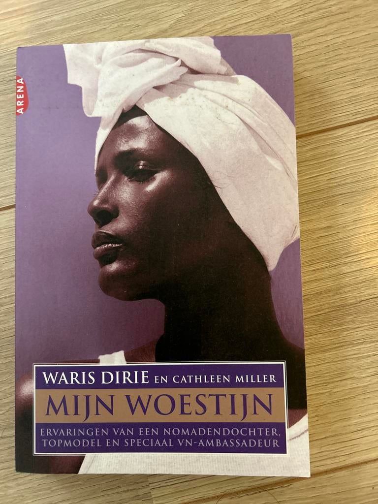 Mijn Woestijn - Waris Dirie, Ophalen of Verzenden, Gelezen, Overige