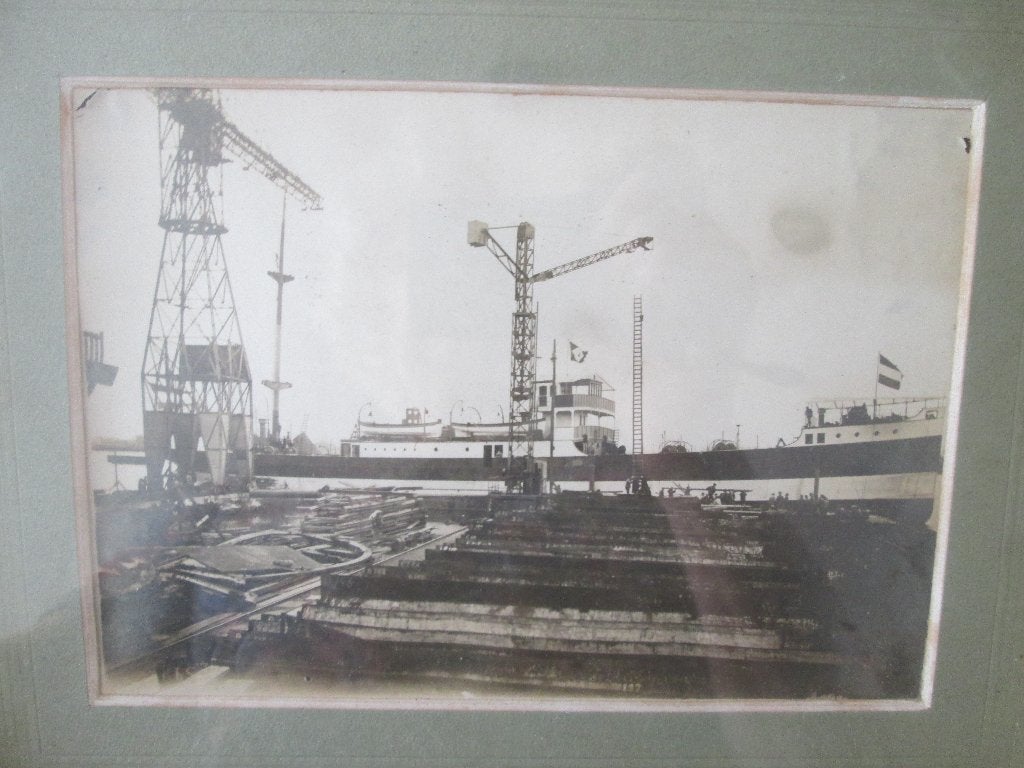 schip werf havenkraan stunt circus reddingsboot haven kraan, Verzamelen, Gebruikt, Foto, Ophalen of Verzenden, Voor 1940