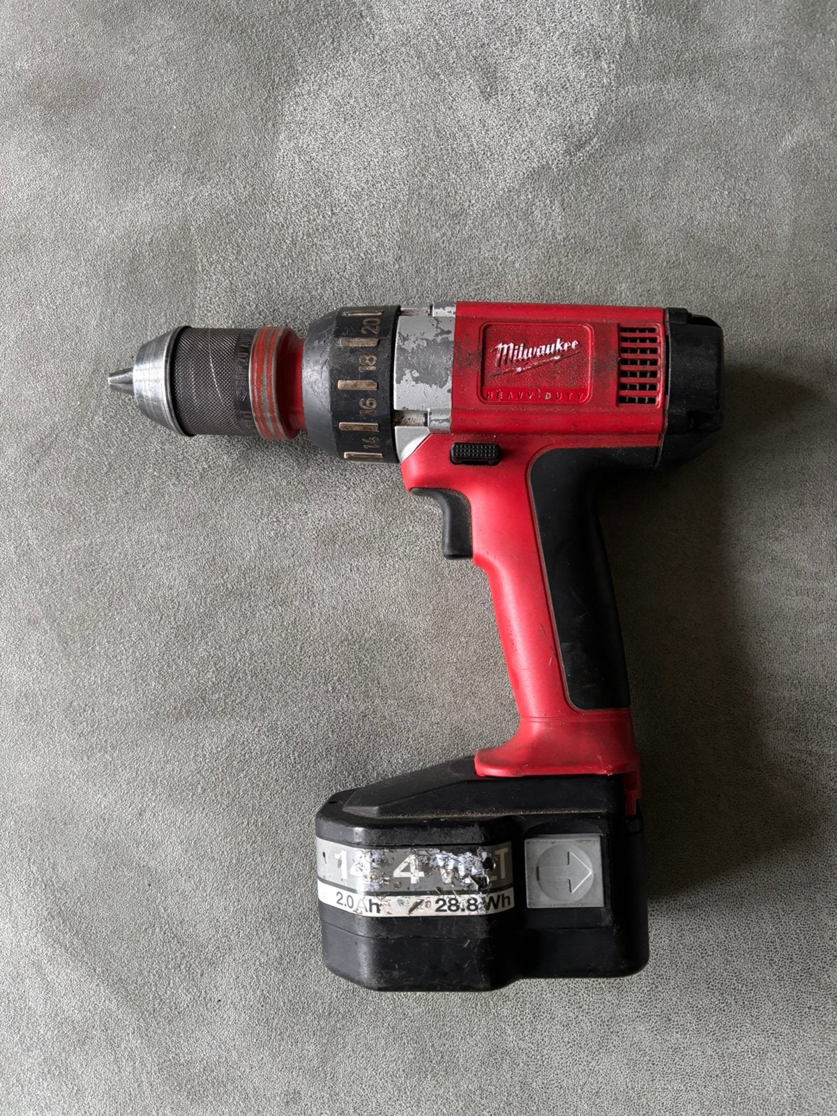 Milwaukee accuboormachine 14,4 V, Ophalen of Verzenden, Gebruikt, Minder dan 400 watt, Boor- en Schroefmachine