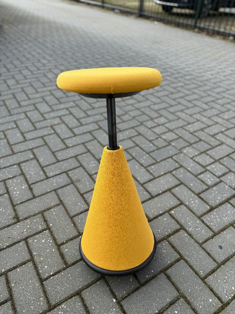 Giroflex 10 | ergonomische sta zit kruk | dynamisch zitten, Huis en Inrichting, Bureaustoelen, Ophalen, Gebruikt, Geel, Bureaukruk
