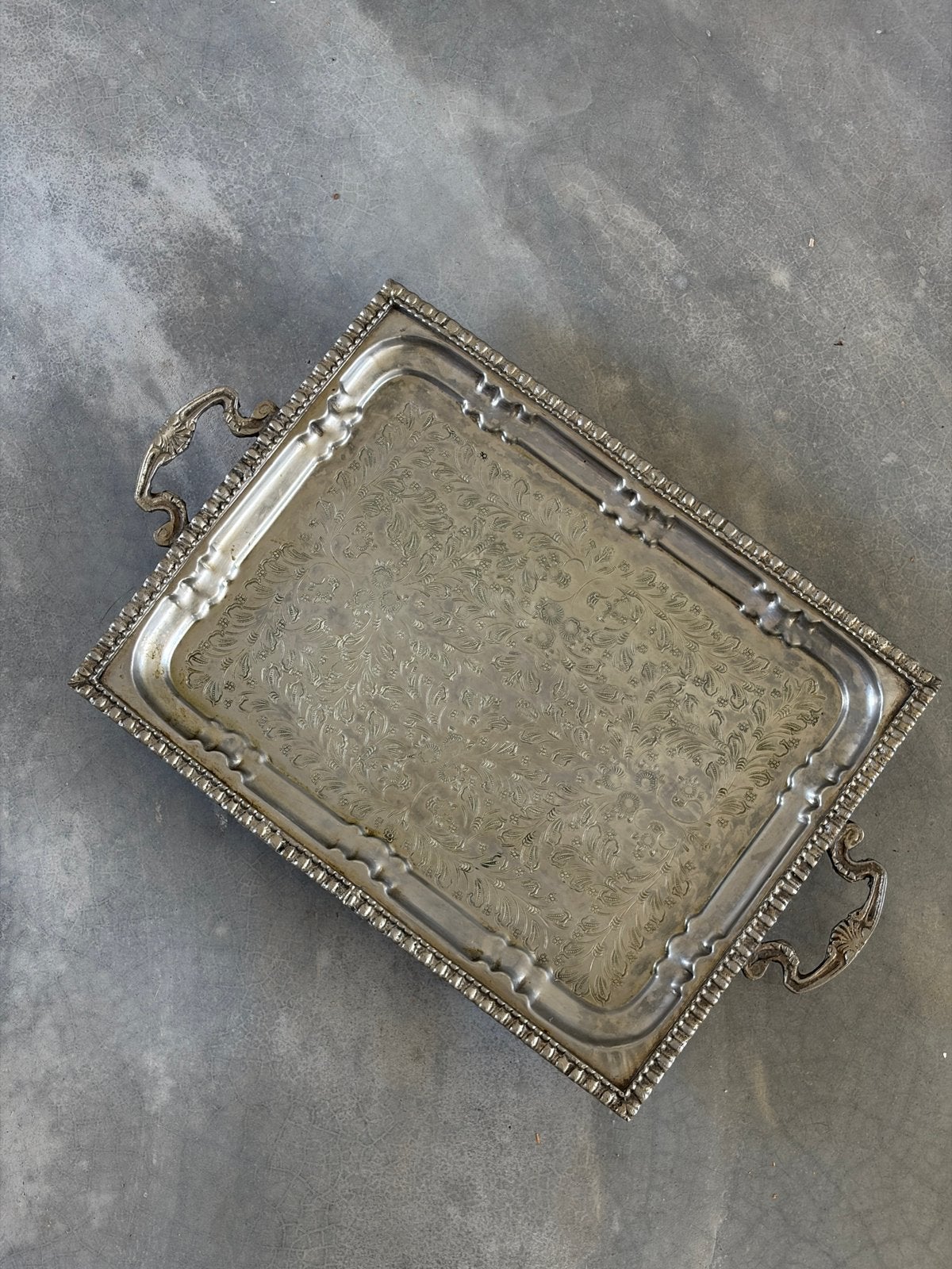 Vintage zilverkleurig dienblad op pootjes, Ophalen of Verzenden, Gebruikt