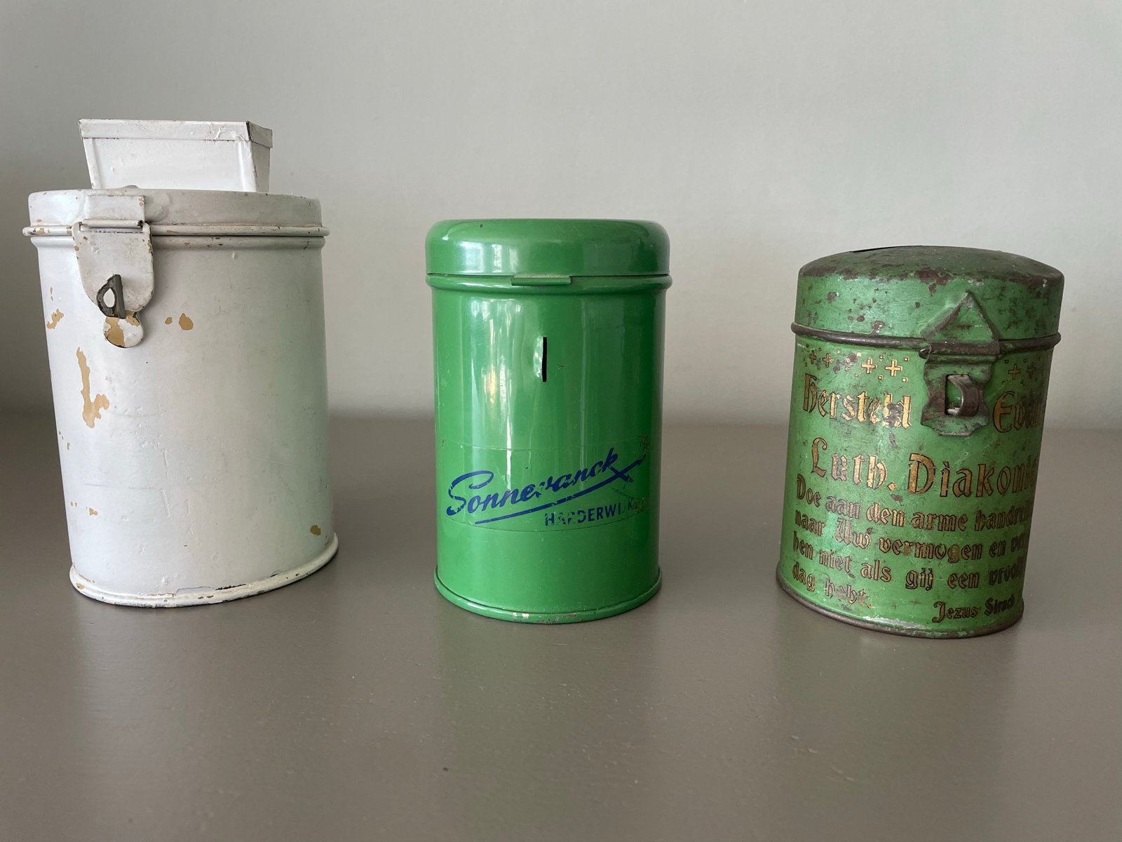 3 Vintage Collectebusjes - Unieke Antieke Spaarpotten, Ophalen of Verzenden, Gebruikt, Metaal of Blik, Overige thema's
